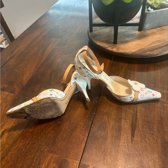 Multi White LV Heels - Picture 2 of 4